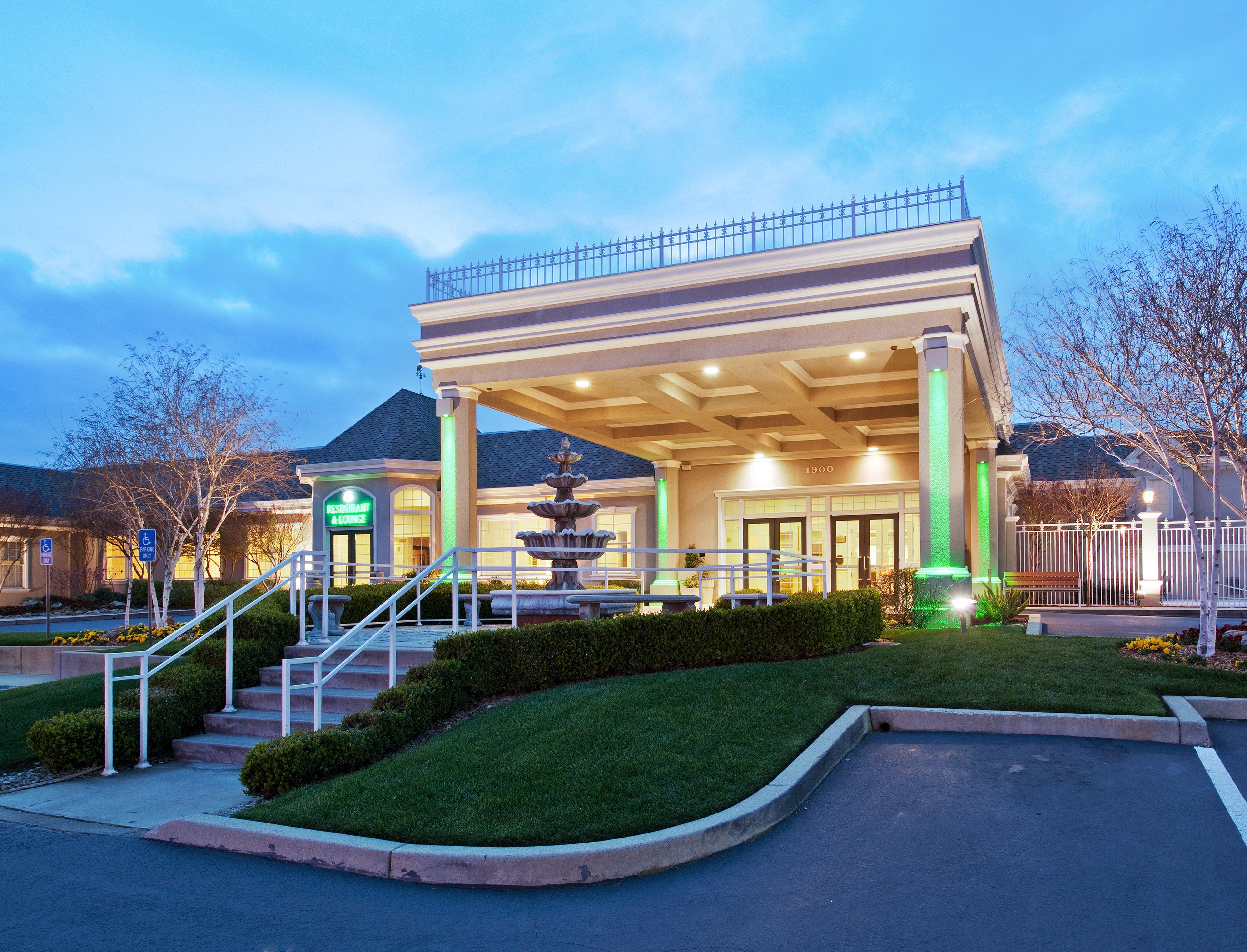 Holiday Inn Redding, An Ihg Hotel Exterior photo